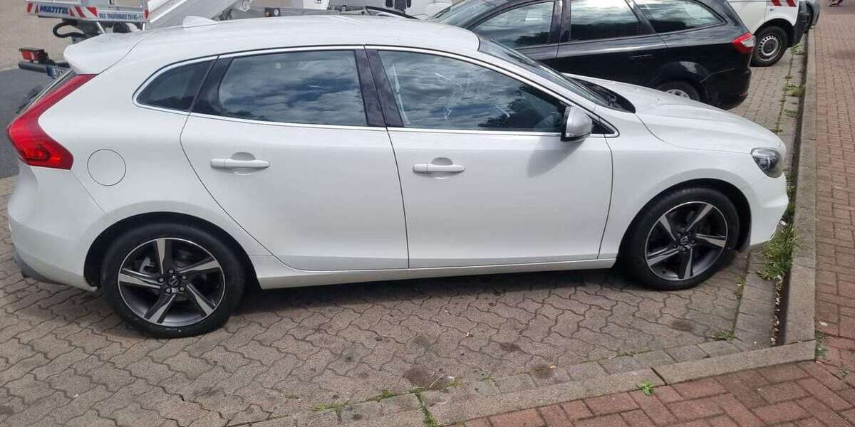 Volvo V40 177.000 km 9.300 &euro; Wolfsburg 38440