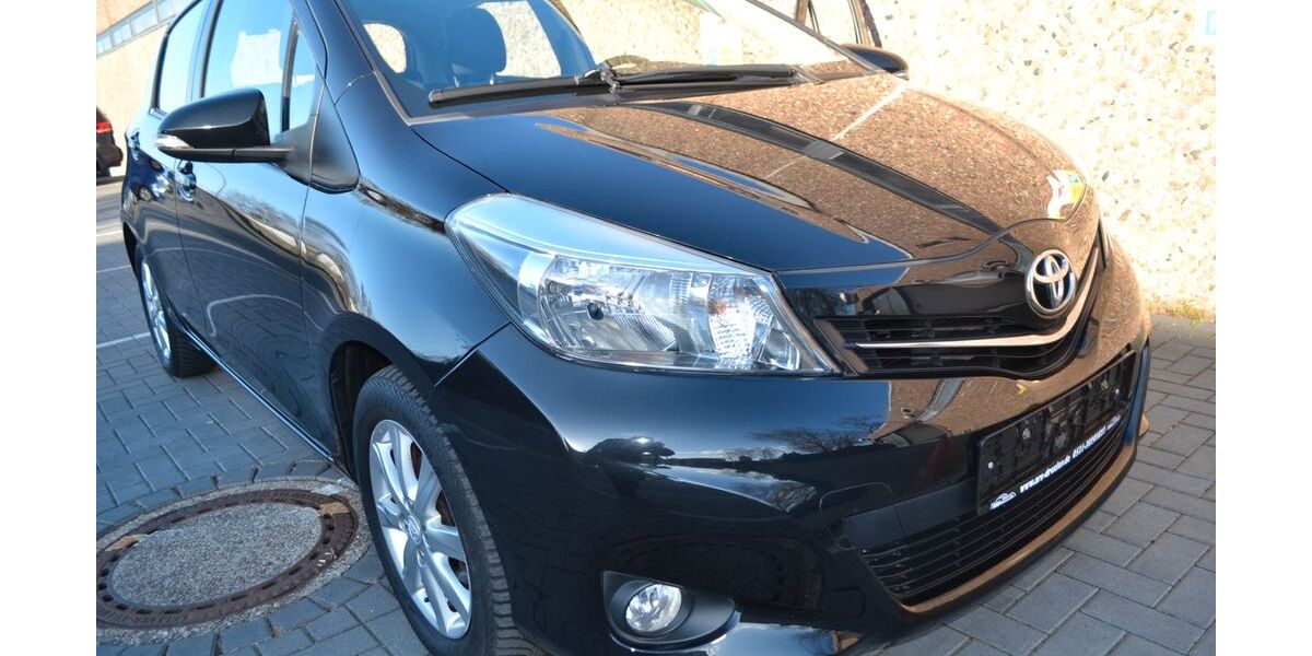 Toyota Yaris 54.640 km 6.999 &euro; BRAUNSCHWEIG 38122