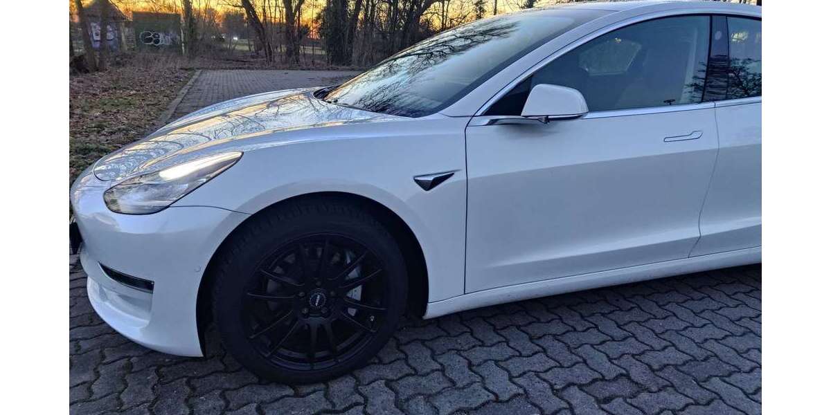 Tesla Model 3 100.000 km 22.400 &euro; Adenbüttel 38528