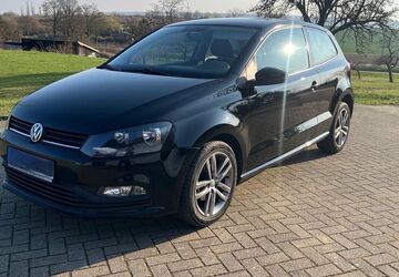 VW Polo 221.600 km 4.999 &euro; Roklum 38325
