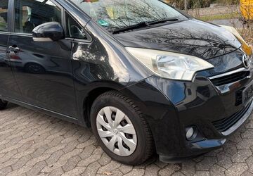 Toyota Verso-S 147.000 km 5.800 &euro; Adenstedt 31246