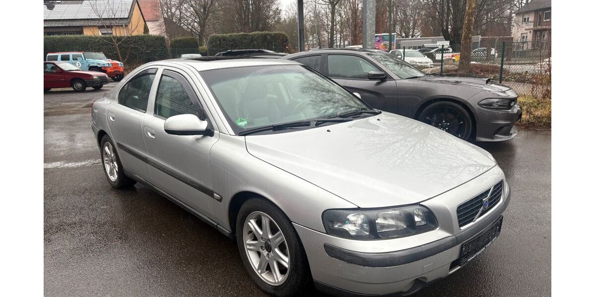 Volvo S60 200.000 km 3.999 &euro; Königslutter 38154