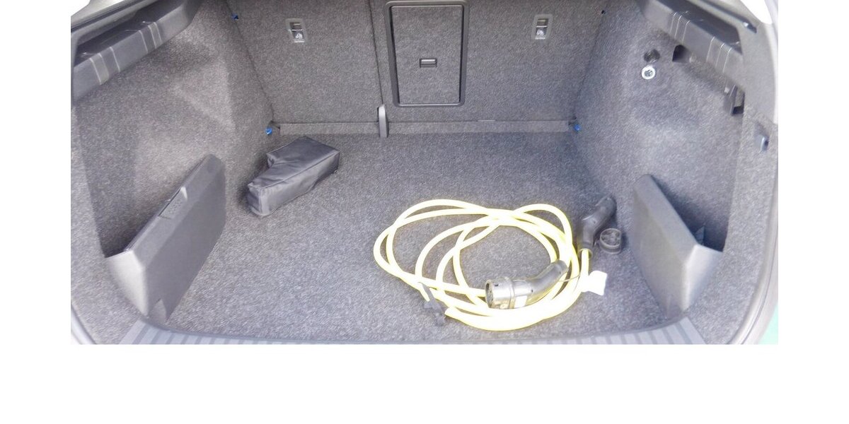 Skoda Enyaq iV 50 1-Gang Elektrik Automatic Klima Navi 29.900 km 20.990 &euro; Vordorf 38533