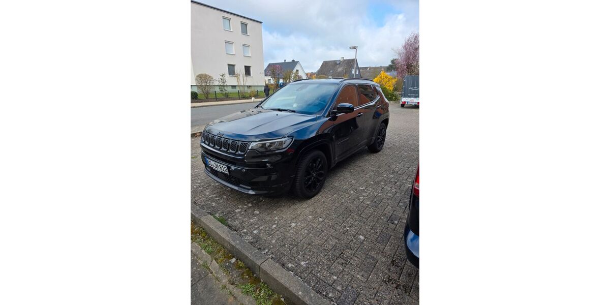 Jeep Compass 62.500 km 21.900 &euro; Braunschweig 38108
