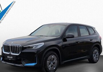 BMW iX1 12.382 km 32.290 &euro; Braunschweig 38112