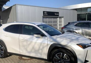 Lexus UX 14.089 km 31.980 &euro; Braunschweig 38114