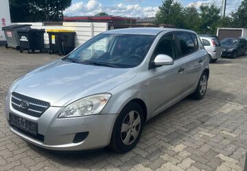 Kia ceed / Ceed 252.000 km 1.290 &euro; Salzgitter 38229