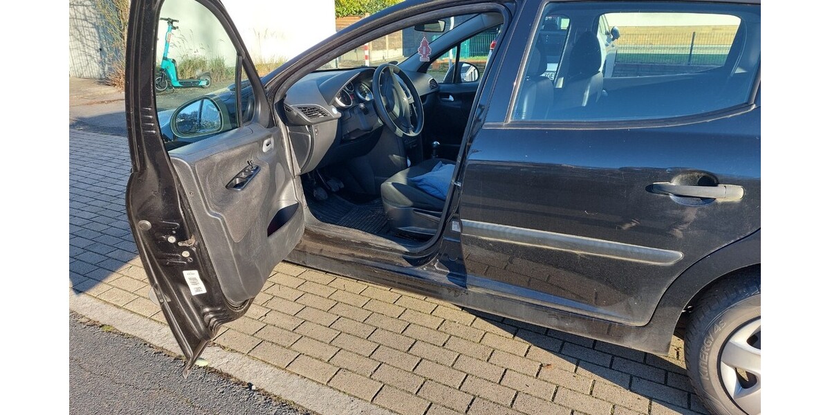 Peugeot 207 135.775 km 1.700 &euro; Wolfsburg 38440