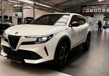 Alfa Romeo Junior 14.999 km 31.990 &euro; Braunschweig 38126