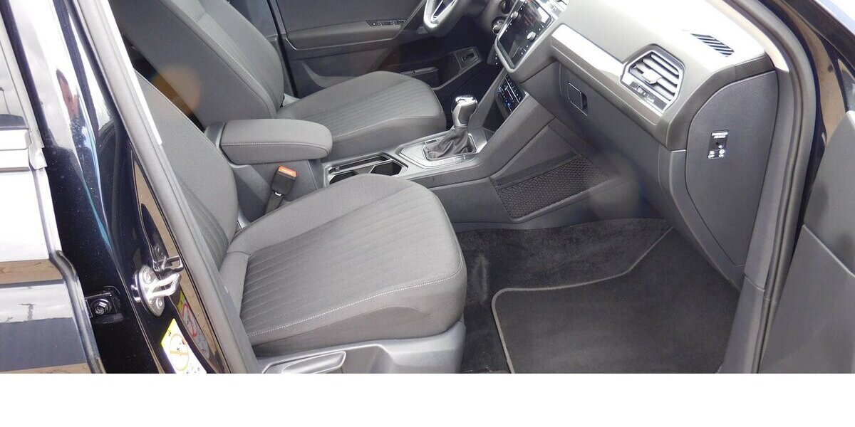 VW Tiguan Allspace 1.5 TSI Life 7 Sitze Navi DSG 27.500 km 29.390 &euro; Vordorf 38533