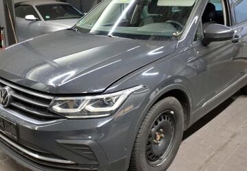 VW Tiguan 237.149 km 17.990 &euro; Braunschweig 38122