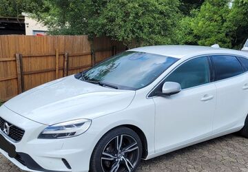 Volvo V40 102.000 km 11.999 &euro; Salzgitter 38259