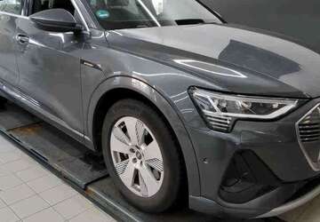 Audi e-tron 43.300 km 37.950 &euro; Salzgitter 38259
