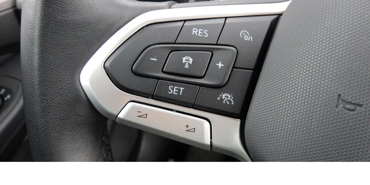 VW Golf Variant VIII 1.5 TSI Life Navi Klima Alu 29.300 km 20.690 &euro; Vordorf 38533