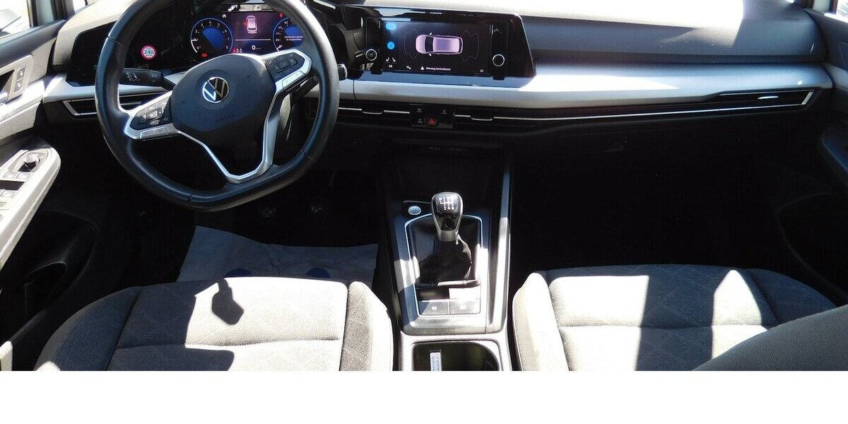 VW Golf Variant VIII 1.0 Life TSI Navi Klima Alu 16.700 km 18.390 &euro; Vordorf 38533
