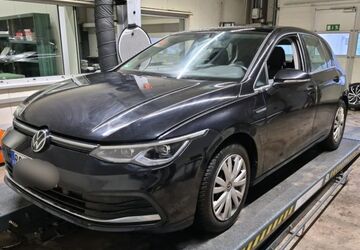 VW Golf 83.740 km 21.890 &euro; Braunschweig 38114
