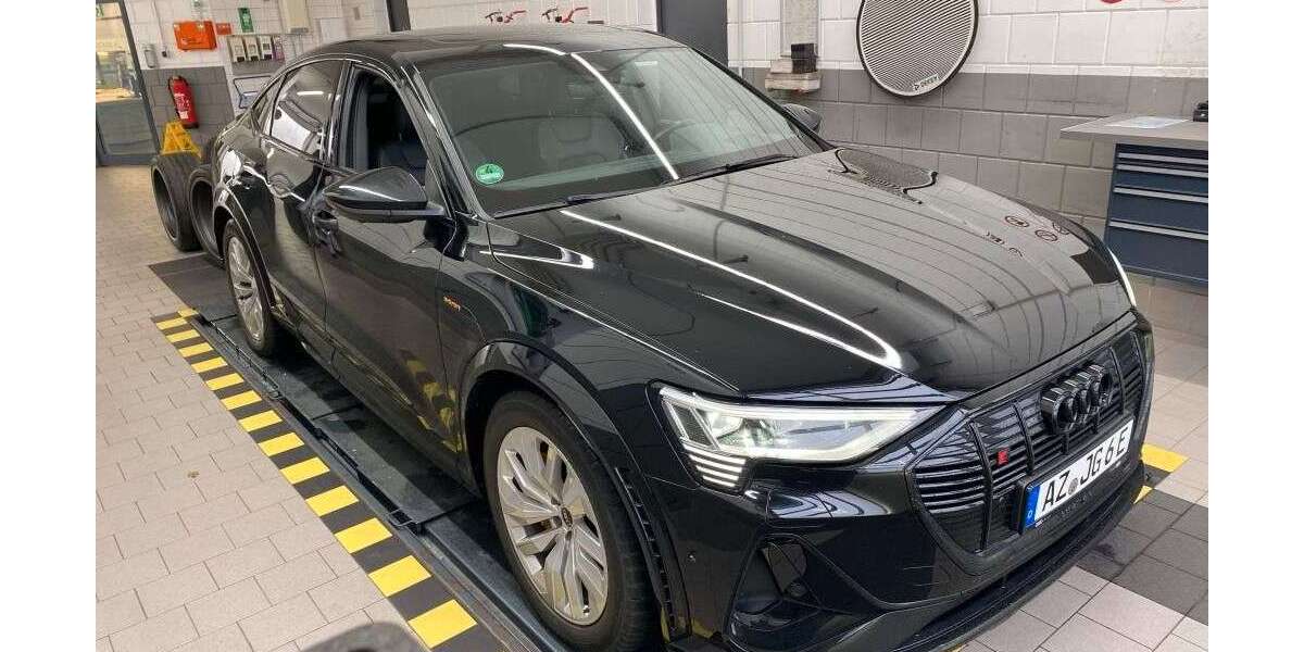 Audi e-tron 36.300 km 44.950 &euro; Salzgitter 38259