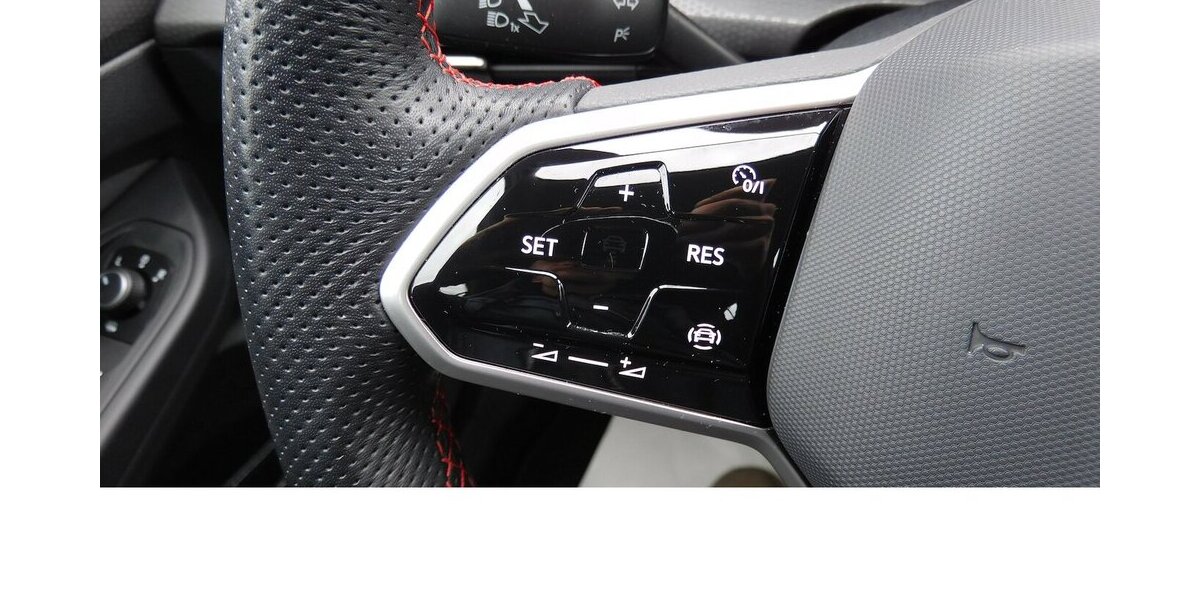 VW Golf GTI Golf 2.0 VIII TSI Performance 4Trg Navi 29.900 km 23.990 &euro; Vordorf 38533