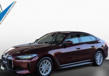 BMW i4 14.912 km 38.690 &euro; Braunschweig 38112