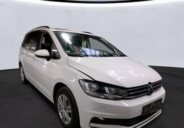 VW Touran 119.000 km 20.990 &euro; Braunschweig 38116