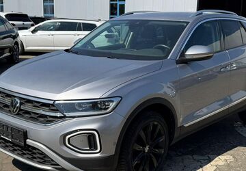 VW T-Roc 148.357 km 18.990 &euro; Braunschweig 38122