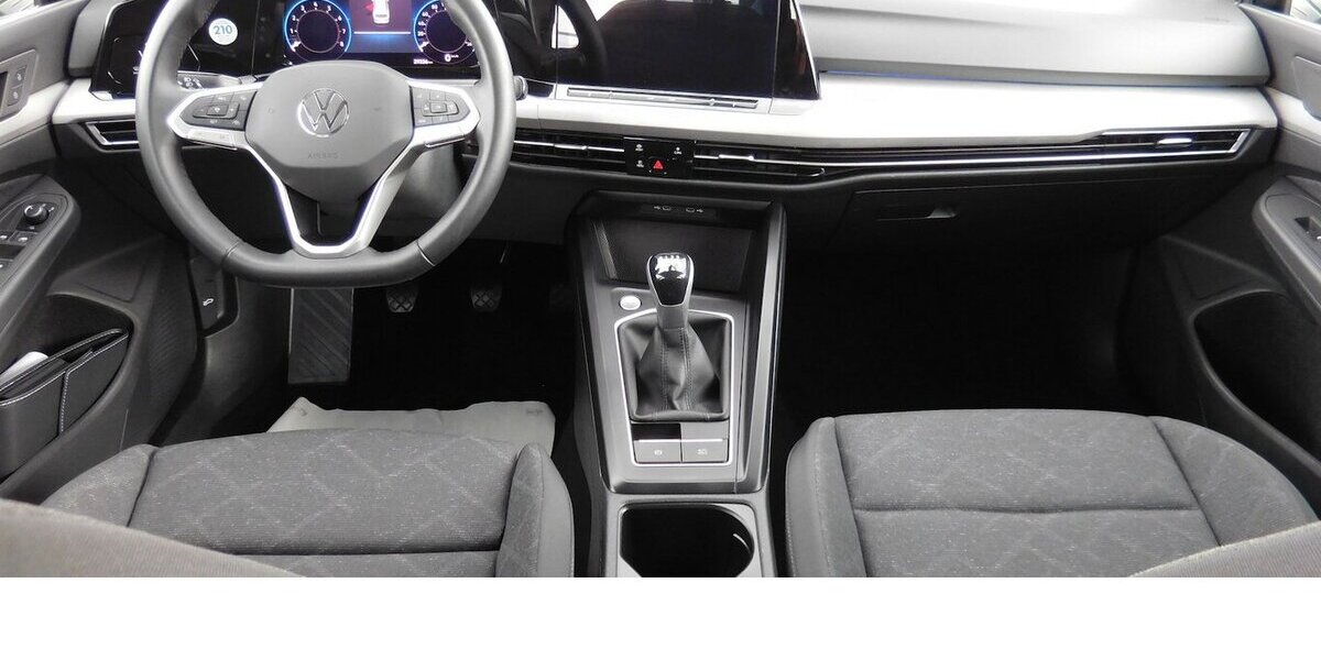 VW Golf Variant VIII 1.5 TSI Life Navi Klima Alu 29.300 km 20.690 &euro; Vordorf 38533