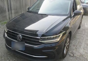 VW Tiguan 121.102 km 20.990 &euro; Braunschweig 38122