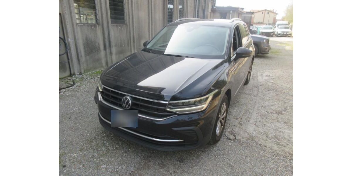 VW Tiguan 121.102 km 20.990 &euro; Braunschweig 38122