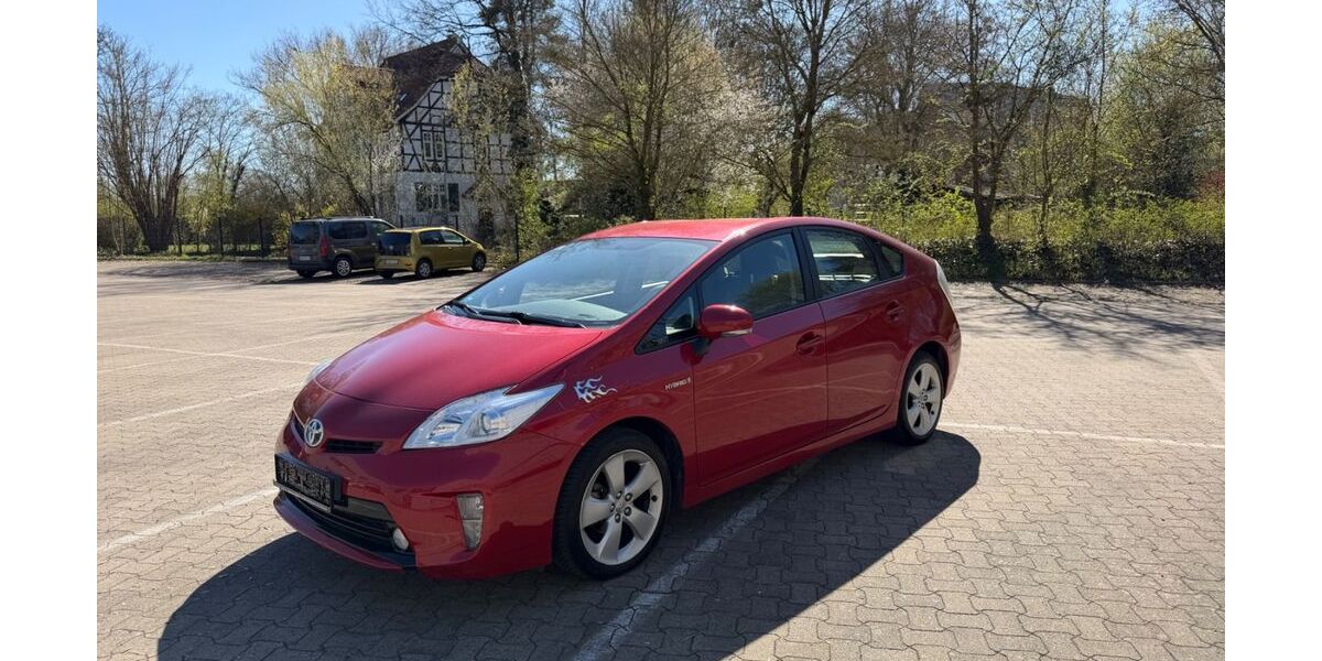 Toyota Prius 71.000 km 9.900 &euro; Braunschweig 38116