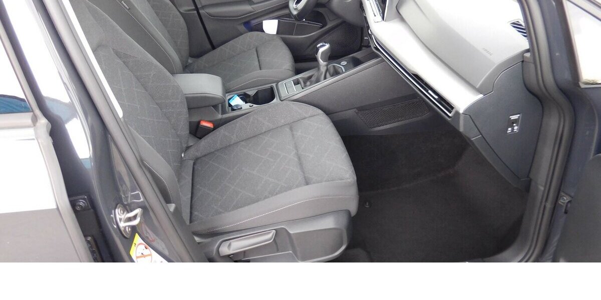 VW Golf Variant VIII 1.5 TSI Life Navi Klima Alu 29.300 km 20.690 &euro; Vordorf 38533