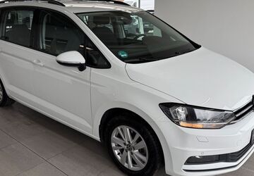 VW Touran 125.000 km 19.990 &euro; Braunschweig 38116