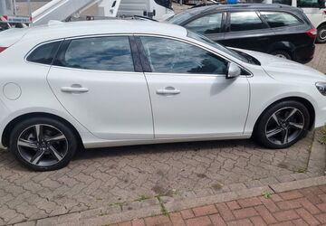 Volvo V40 177.000 km 9.400 &euro; Wolfsburg 38440