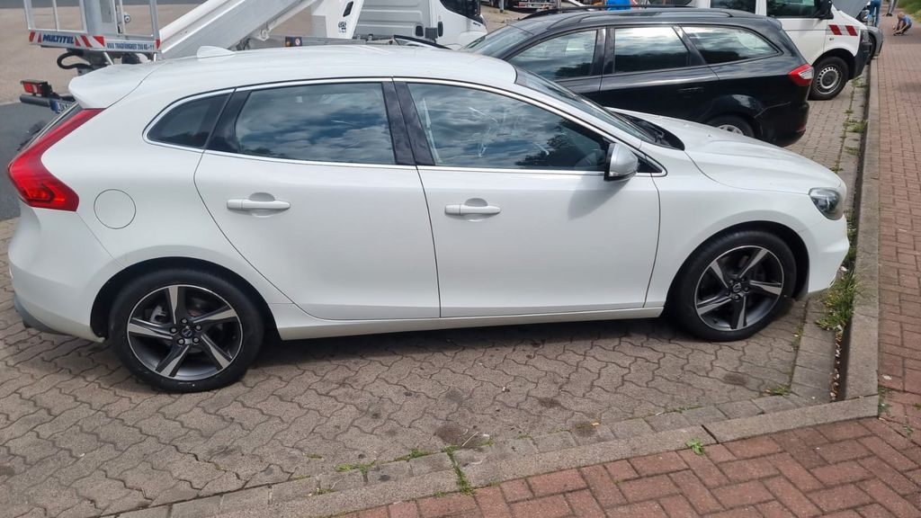 Volvo V40 177.000 km 9.400 &euro; Wolfsburg 38440