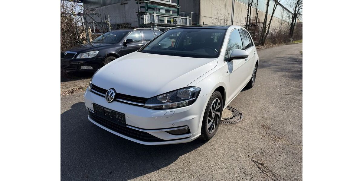 VW Golf 48.821 km 16.990 &euro; Braunschweig 38112