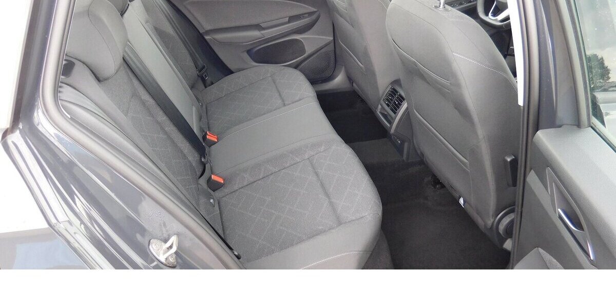 VW Golf Variant VIII 1.5 TSI Life Navi Klima Alu 29.300 km 20.690 &euro; Vordorf 38533