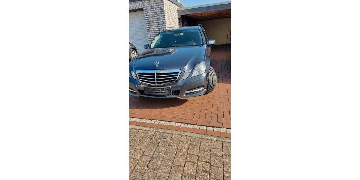 Mercedes-Benz E 220 265.000 km 7.900 &euro; Peine 31224