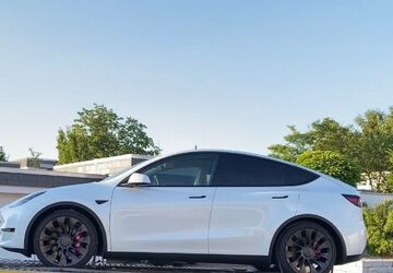 Tesla Model Y 104.000 km 34.900 &euro; Wolfsburg 38444