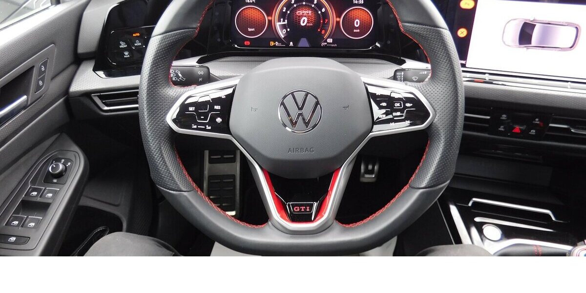 VW Golf GTI Golf 2.0 VIII TSI Performance 4Trg Navi 29.900 km 23.990 &euro; Vordorf 38533