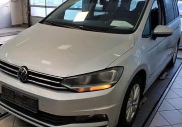 VW Touran 226.178 km 15.990 &euro; Braunschweig 38122