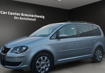 VW Touran 215.616 km 5.999 &euro; Braunschweig 38120