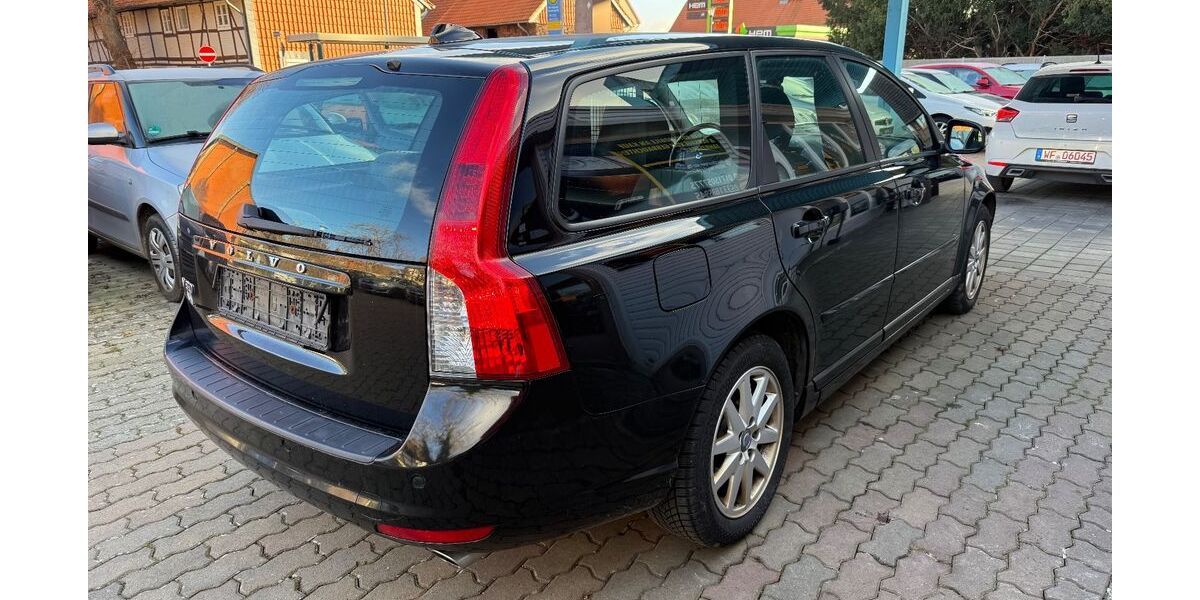 Volvo V50 260.000 km 3.350 &euro; Wolfenbüttel (Halchter) 38304