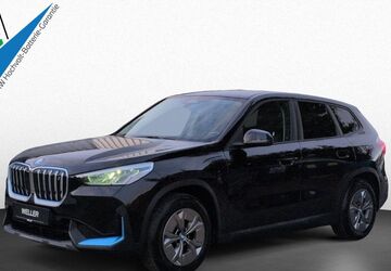 BMW iX1 29.303 km 31.290 &euro; Braunschweig 38112