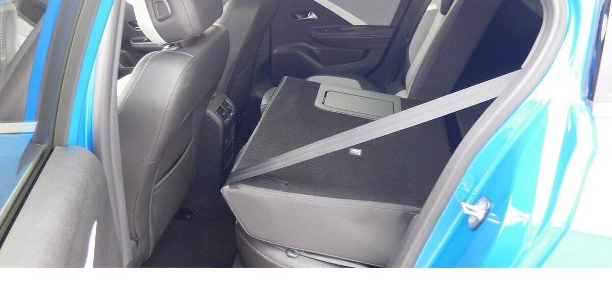 Opel Astra 1.2 TSI 4Trg Klima Navi Alu 32.500 km 15.990 &euro; Vordorf 38533