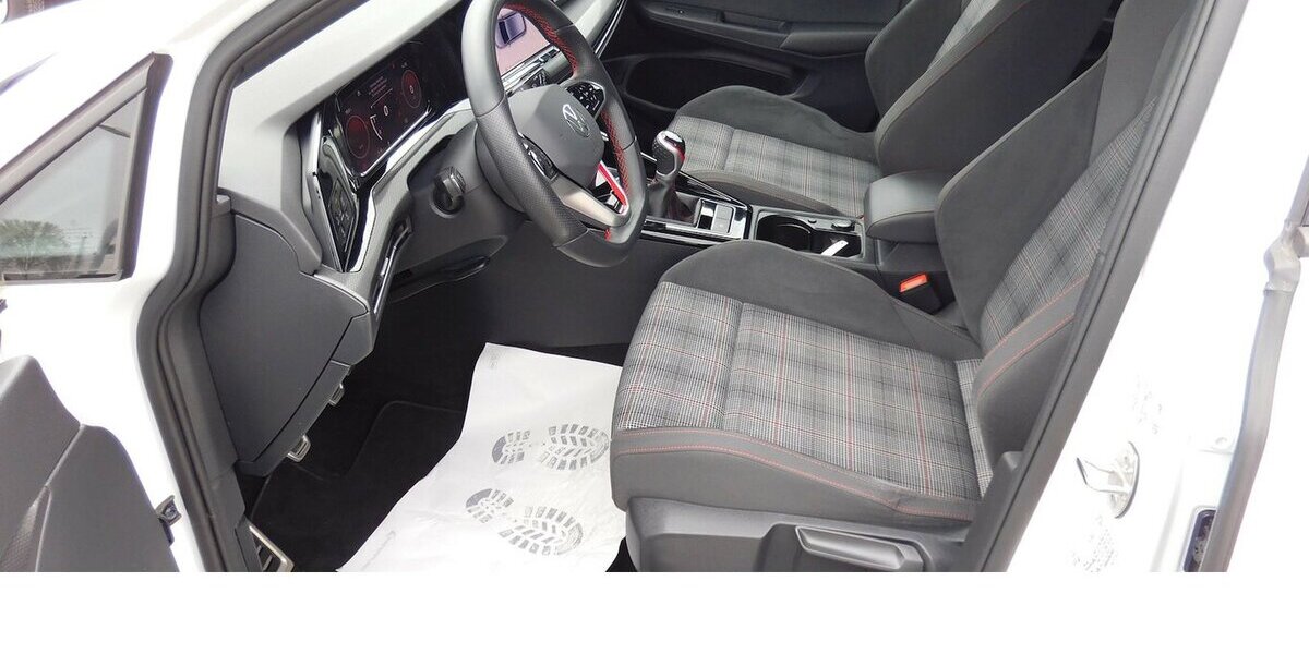 VW Golf GTI Golf 2.0 VIII TSI Performance 4Trg Navi 29.900 km 23.990 &euro; Vordorf 38533